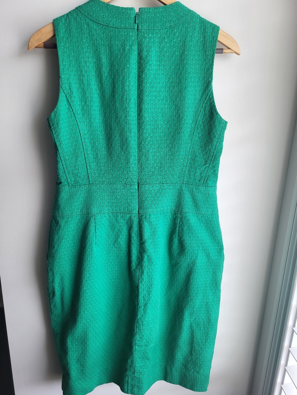 Etcetera Emerald Green Sleeveless V-Neck Midi Dress - Picture 4 of 5
